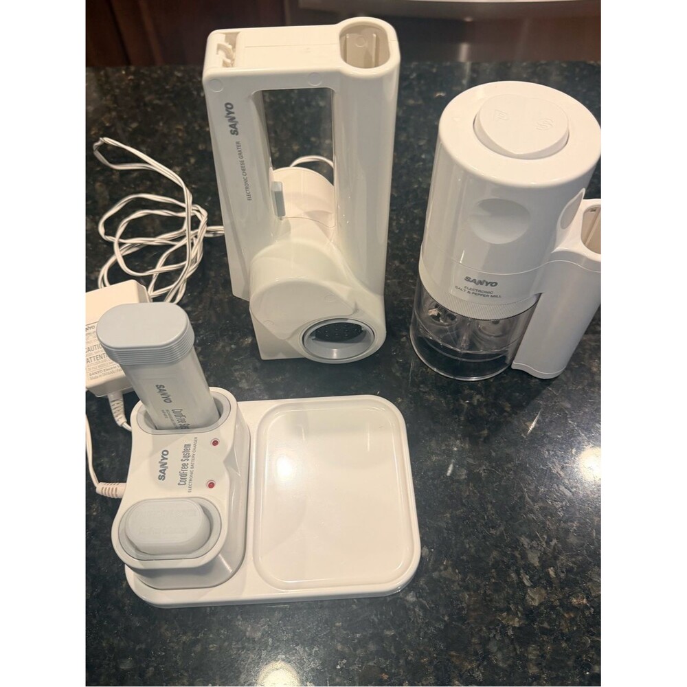 Sanyo Cordfree Collection- Cheese Grater/Salt & Pepper Mill- Battery/ Stand